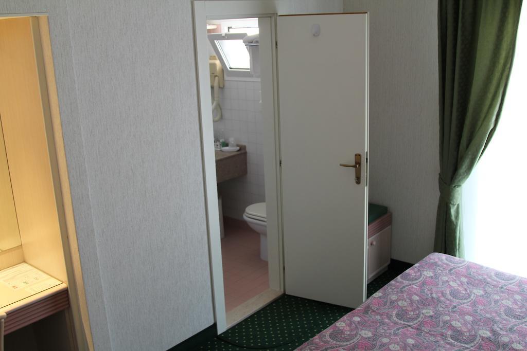 Hotel Cambridge Lido di Jesolo Værelse billede