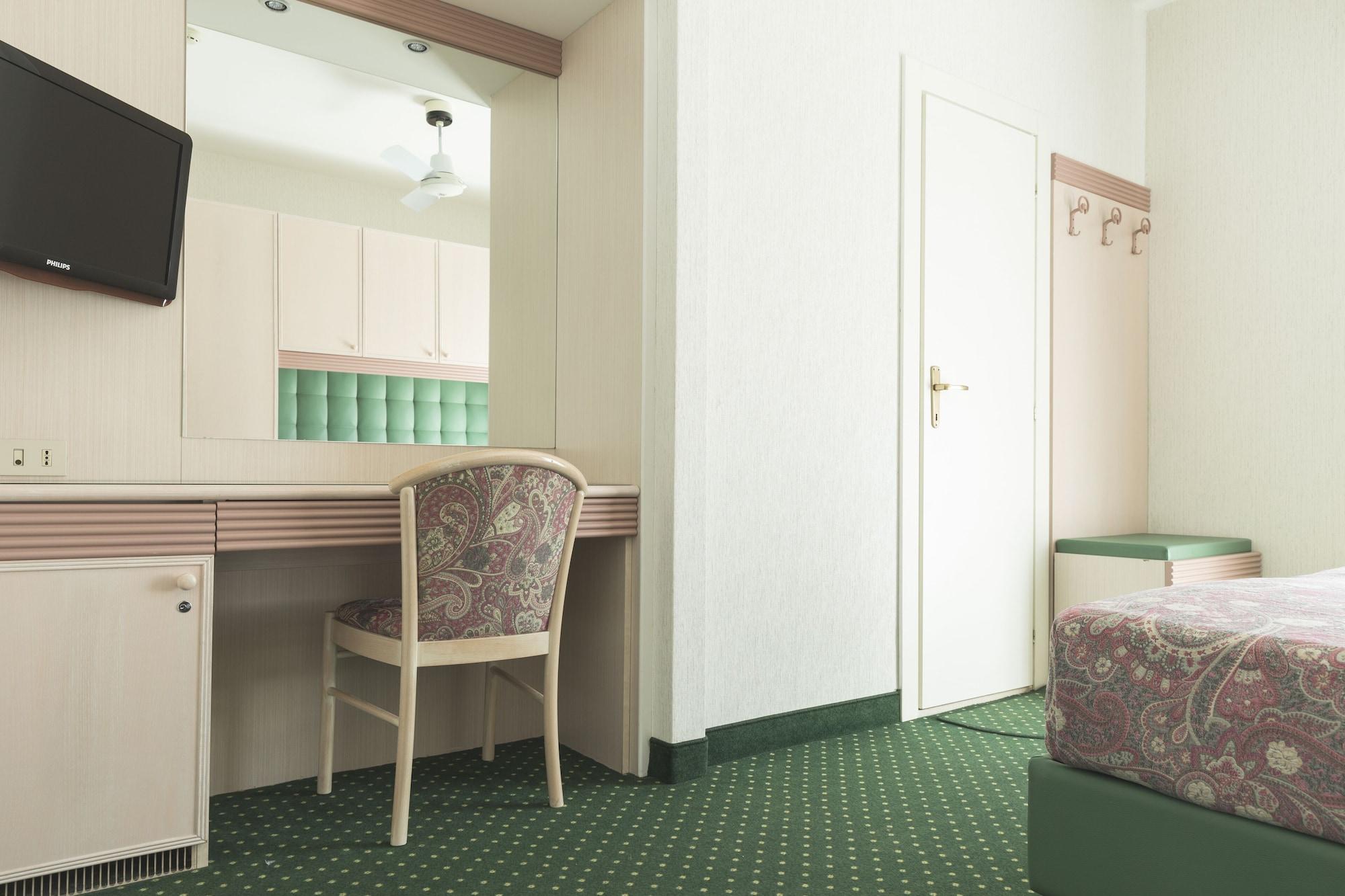 Hotel Cambridge Lido di Jesolo Eksteriør billede