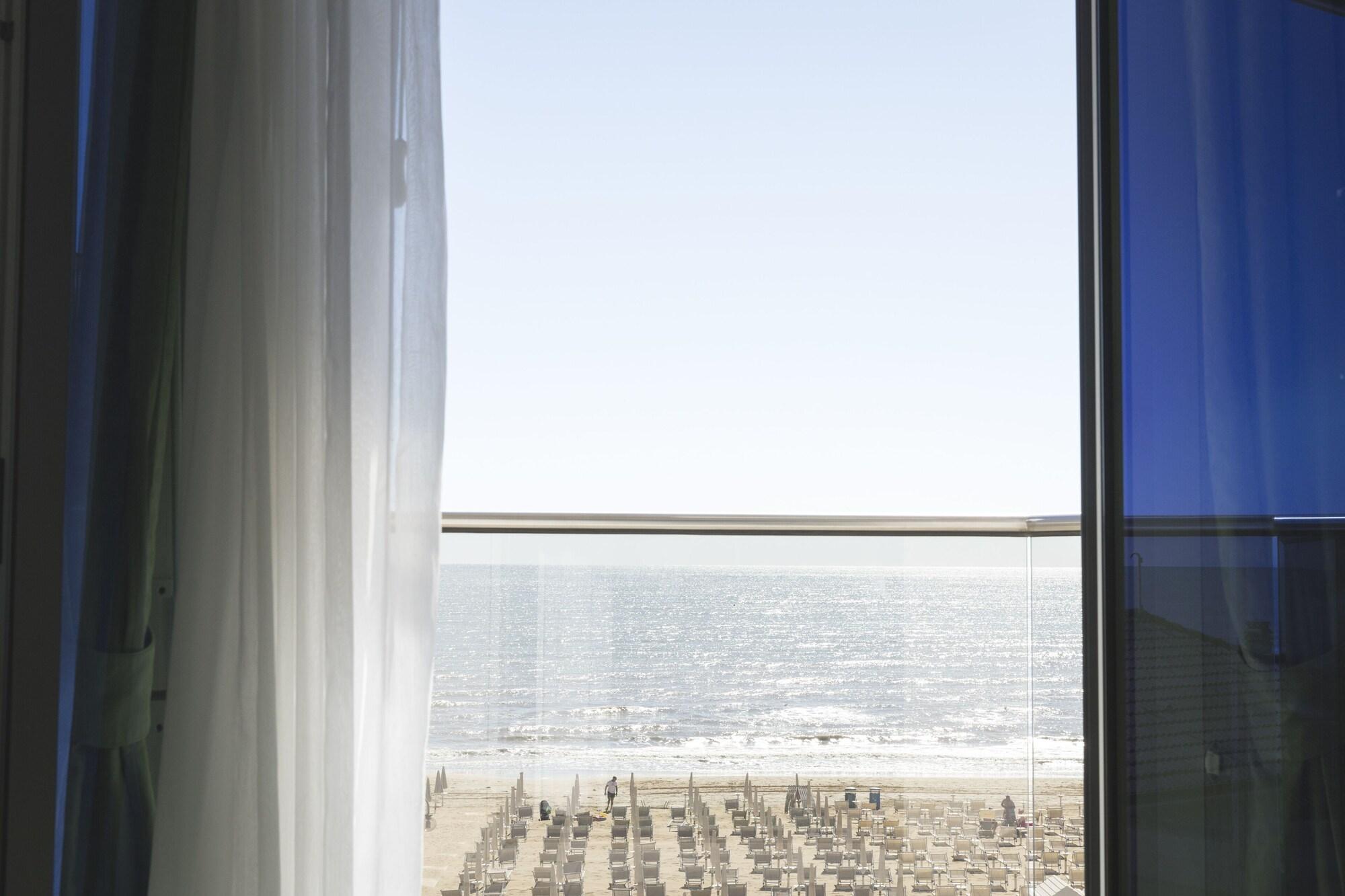 Hotel Cambridge Lido di Jesolo Eksteriør billede