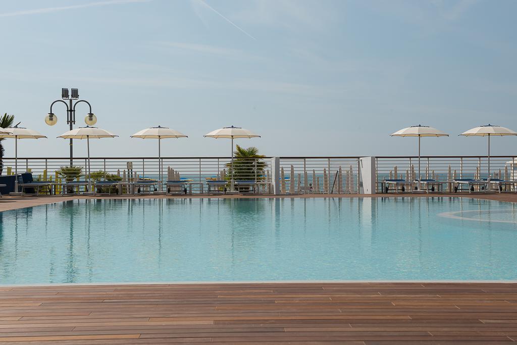 Hotel Cambridge Lido di Jesolo Eksteriør billede