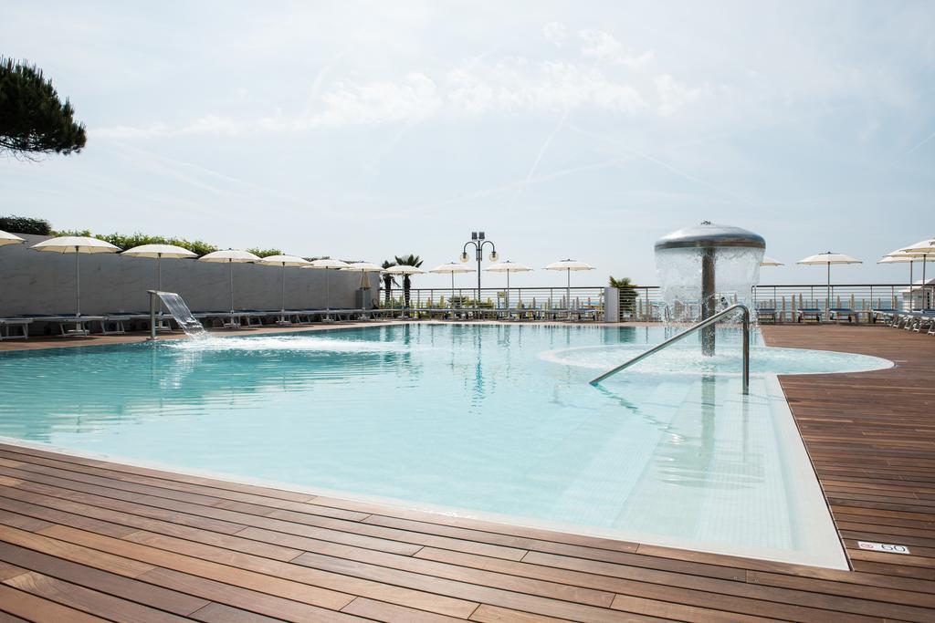 Hotel Cambridge Lido di Jesolo Eksteriør billede