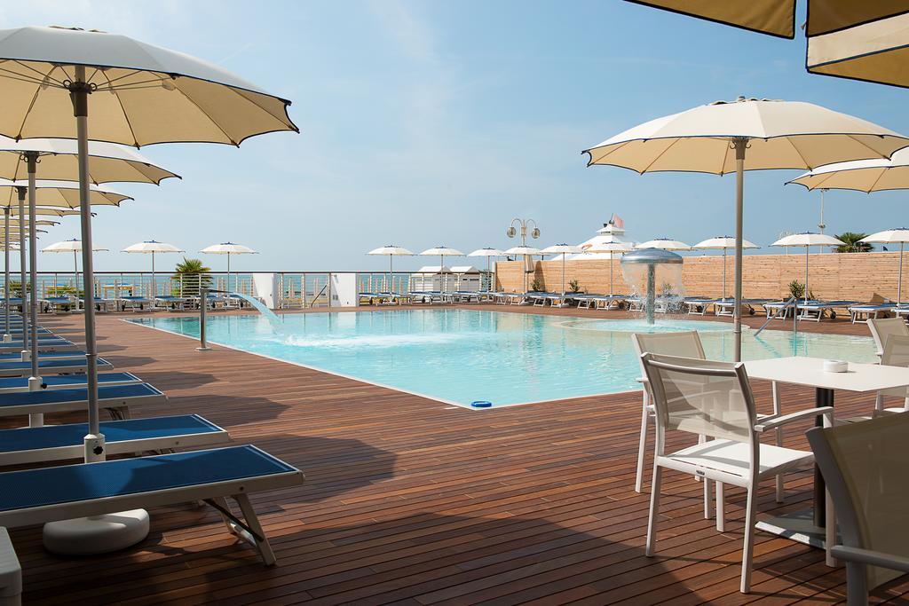 Hotel Cambridge Lido di Jesolo Eksteriør billede