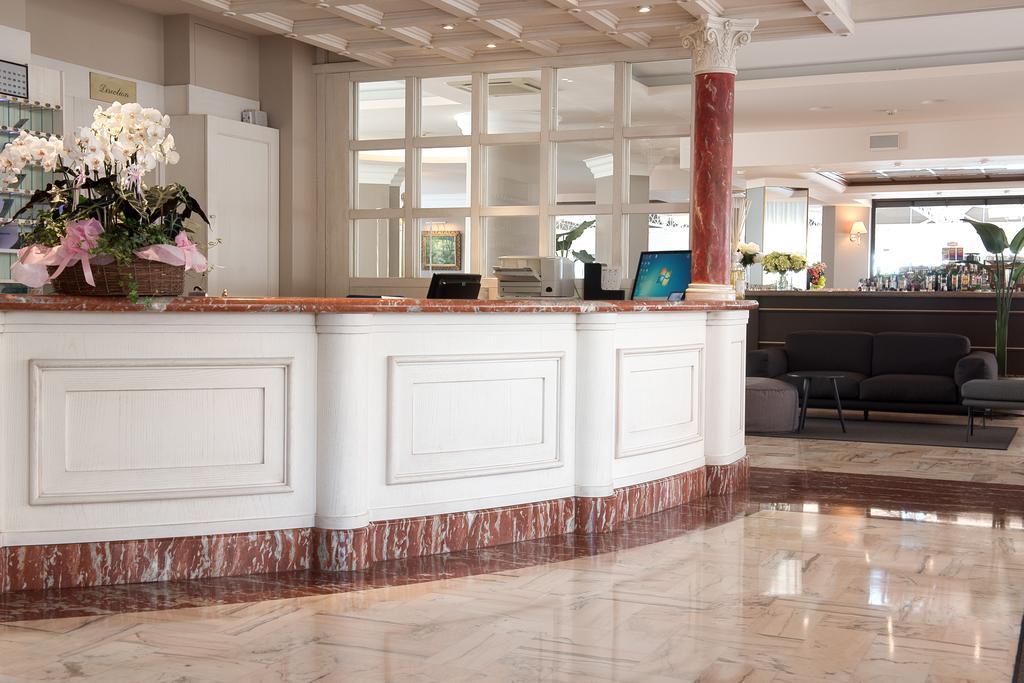 Hotel Cambridge Lido di Jesolo Eksteriør billede