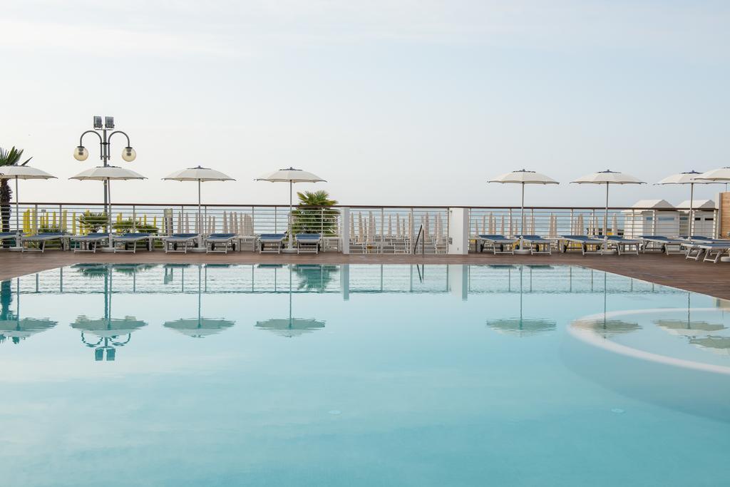 Hotel Cambridge Lido di Jesolo Eksteriør billede
