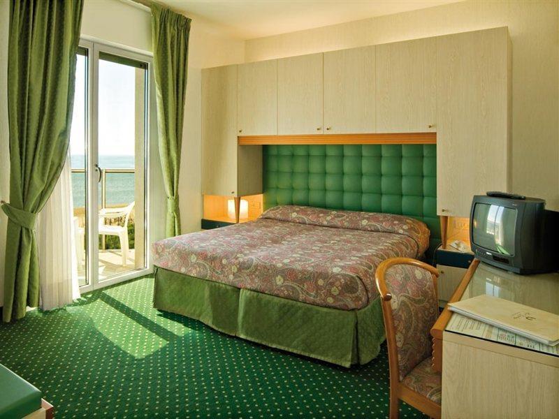 Hotel Cambridge Lido di Jesolo Eksteriør billede