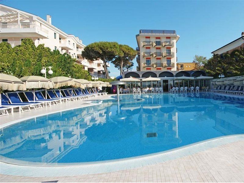 Hotel Cambridge Lido di Jesolo Eksteriør billede