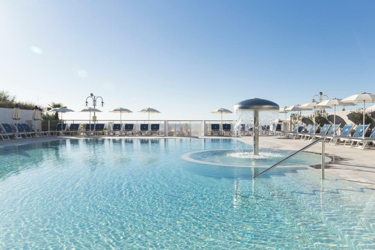 Hotel Cambridge Lido di Jesolo Eksteriør billede