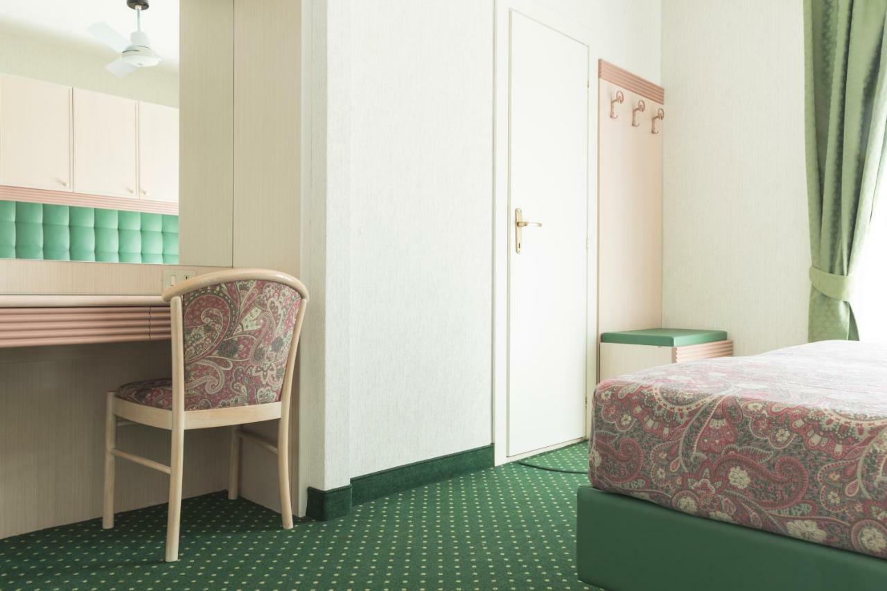 Hotel Cambridge Lido di Jesolo Eksteriør billede